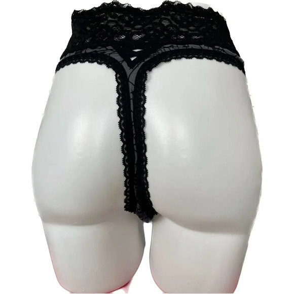 Torrid Plus 4 Black Bats Spider Web Lace Waistband/Trim Mid-Rise Thong Panties - Picture 4 of 6